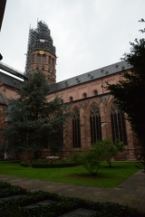 Mainzer Dom Courtyard2